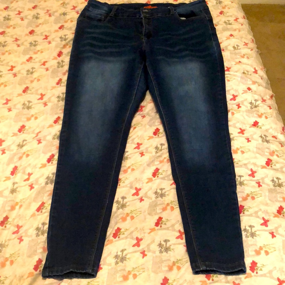 Dark wash faded skinny jeans